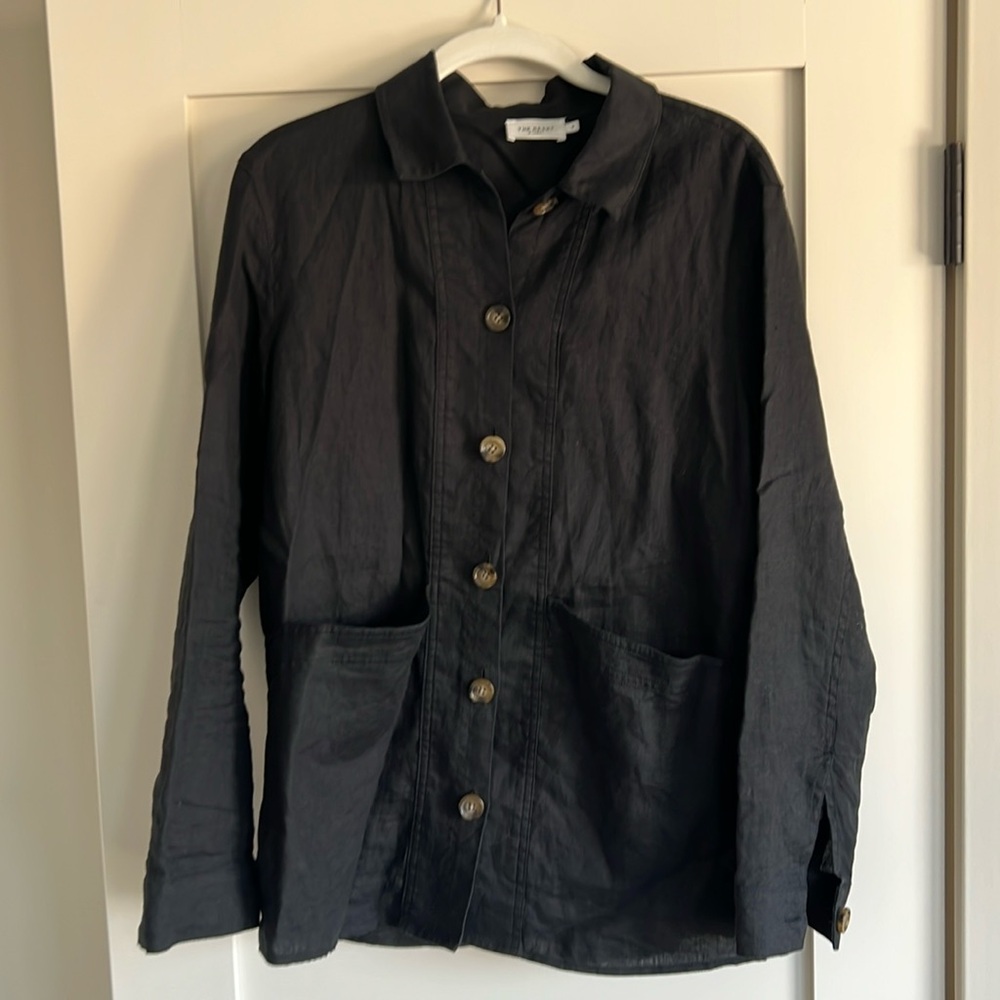 The reset black painters jacket in linen